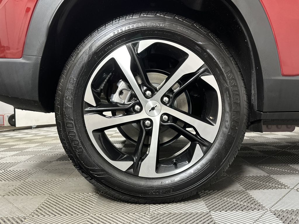 used 2024 Chevrolet Trax car, priced at $24,308