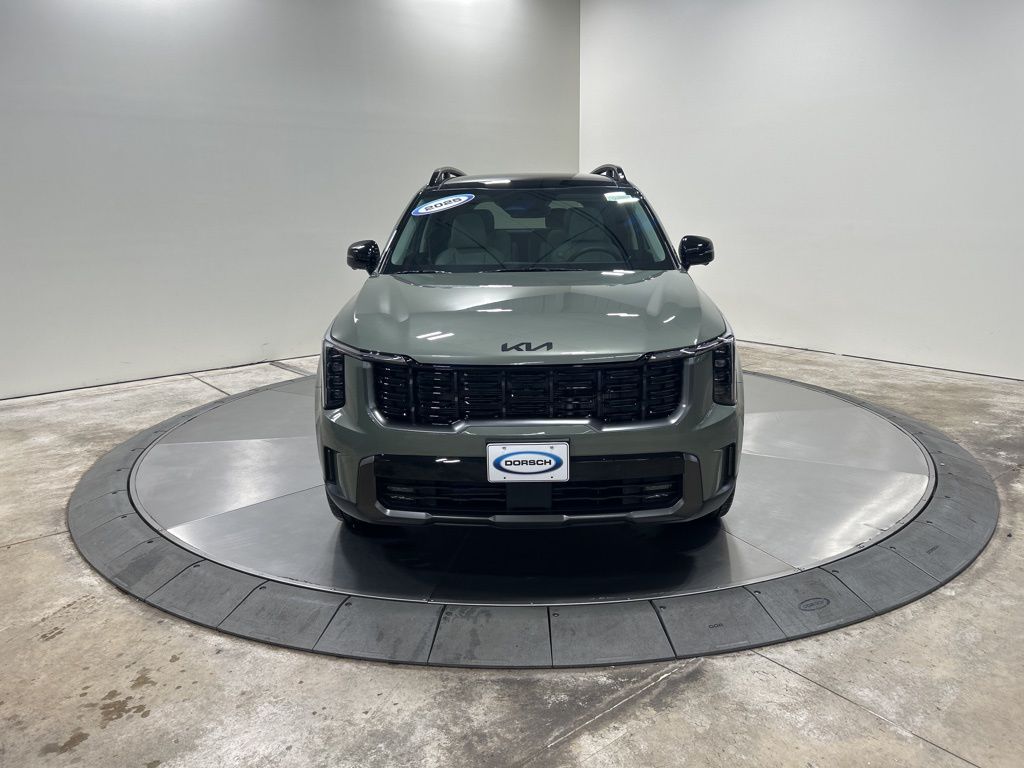 new 2025 Kia Sorento car, priced at $40,122