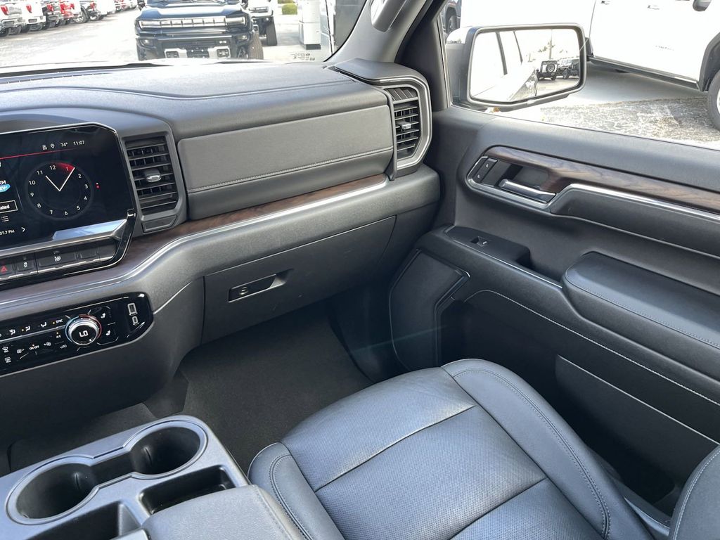 used 2024 GMC Sierra 1500 car, priced at $42,000