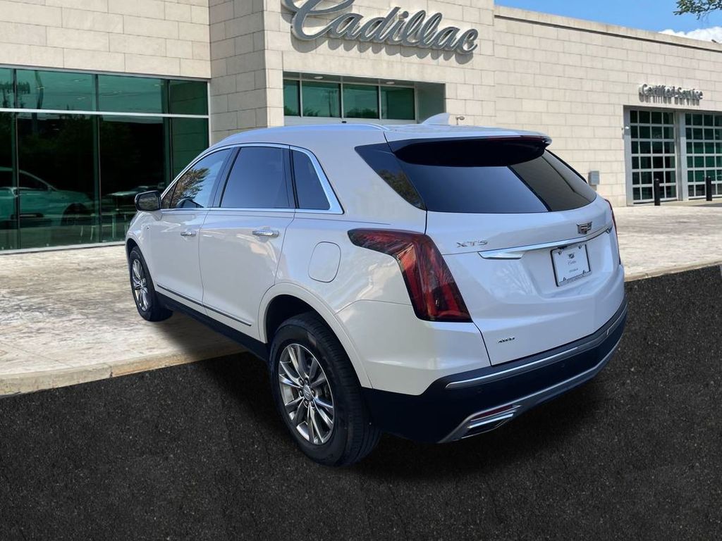 used 2021 Cadillac XT5 car, priced at $30,550