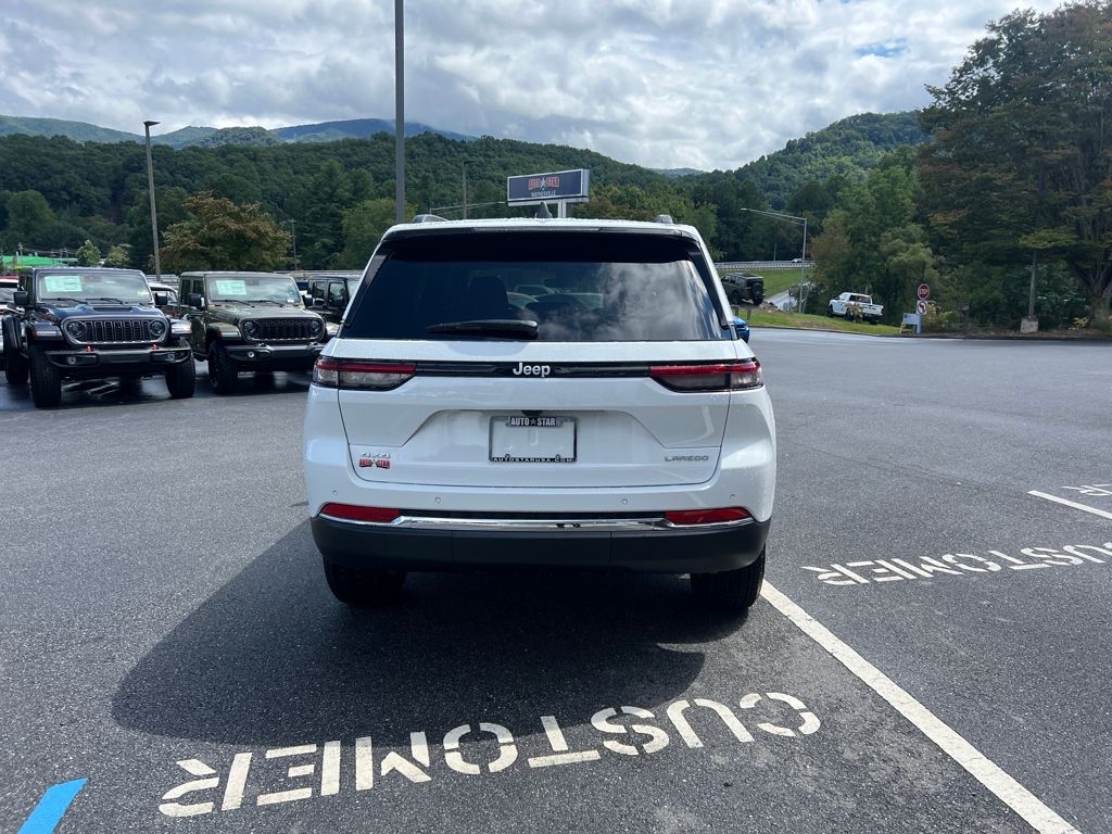 new 2025 Jeep Grand Cherokee car, priced at $38,900