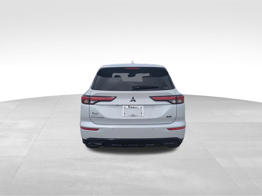 used 2023 Mitsubishi Outlander car, priced at $24,521