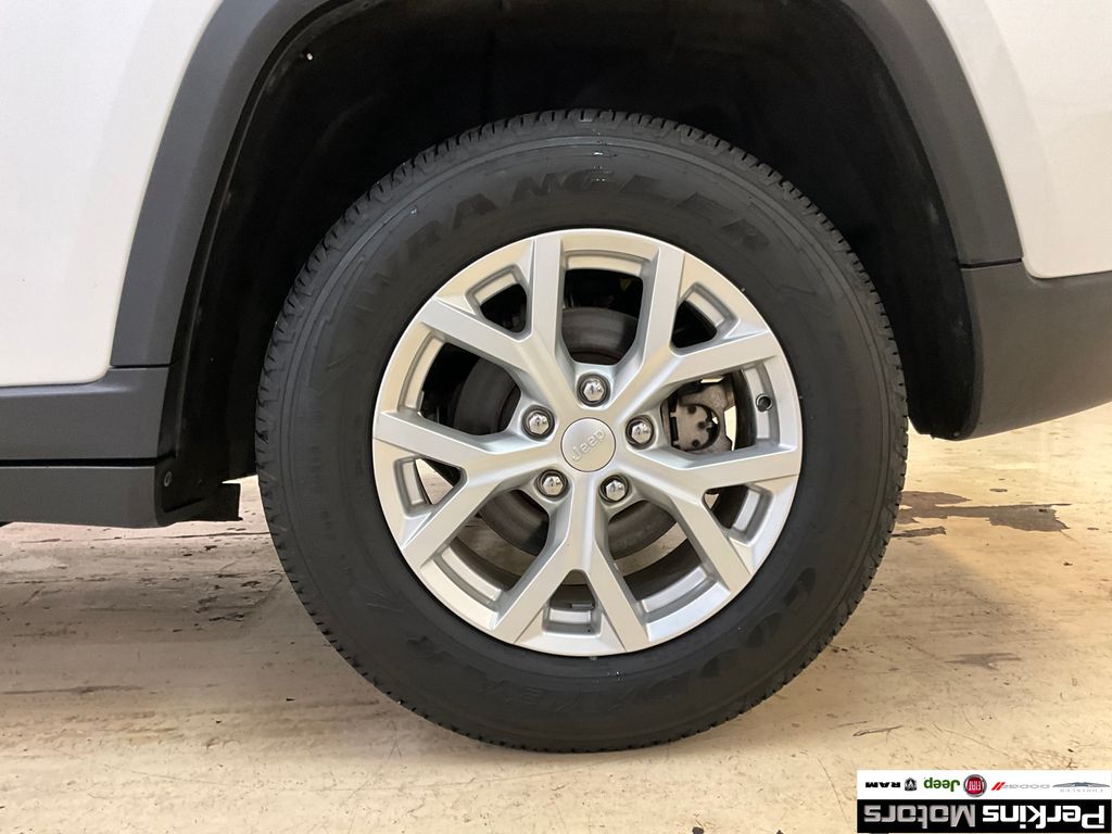 used 2023 Jeep Grand Cherokee car, priced at $30,489