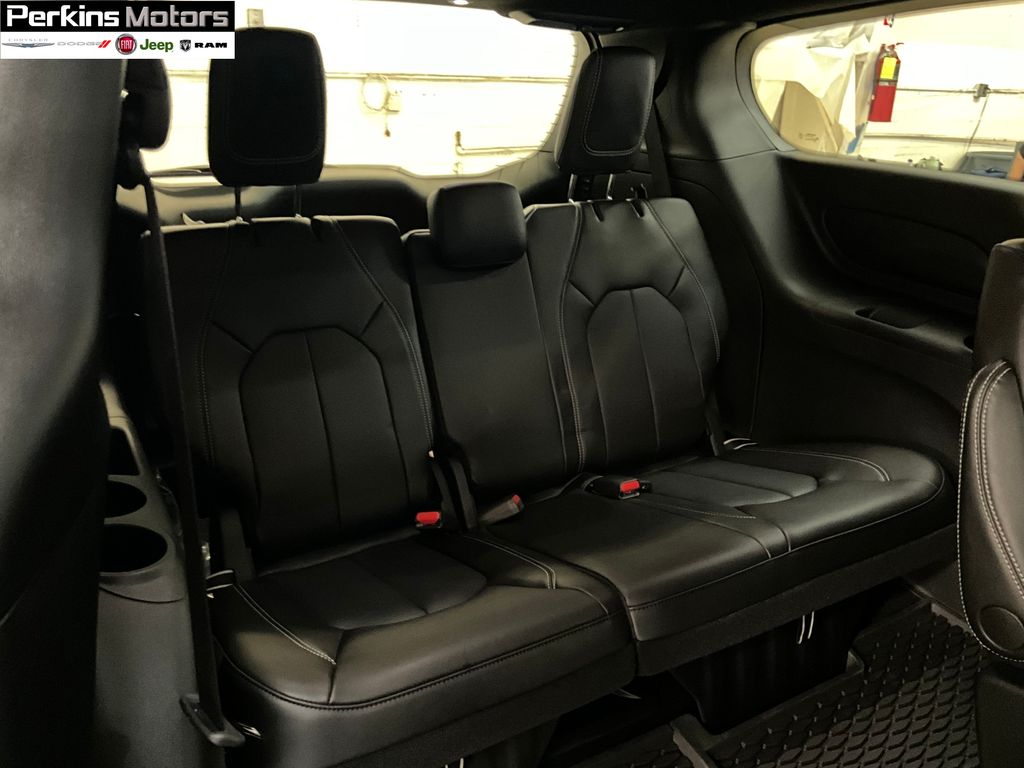 new 2025 Chrysler Pacifica car, priced at $37,864