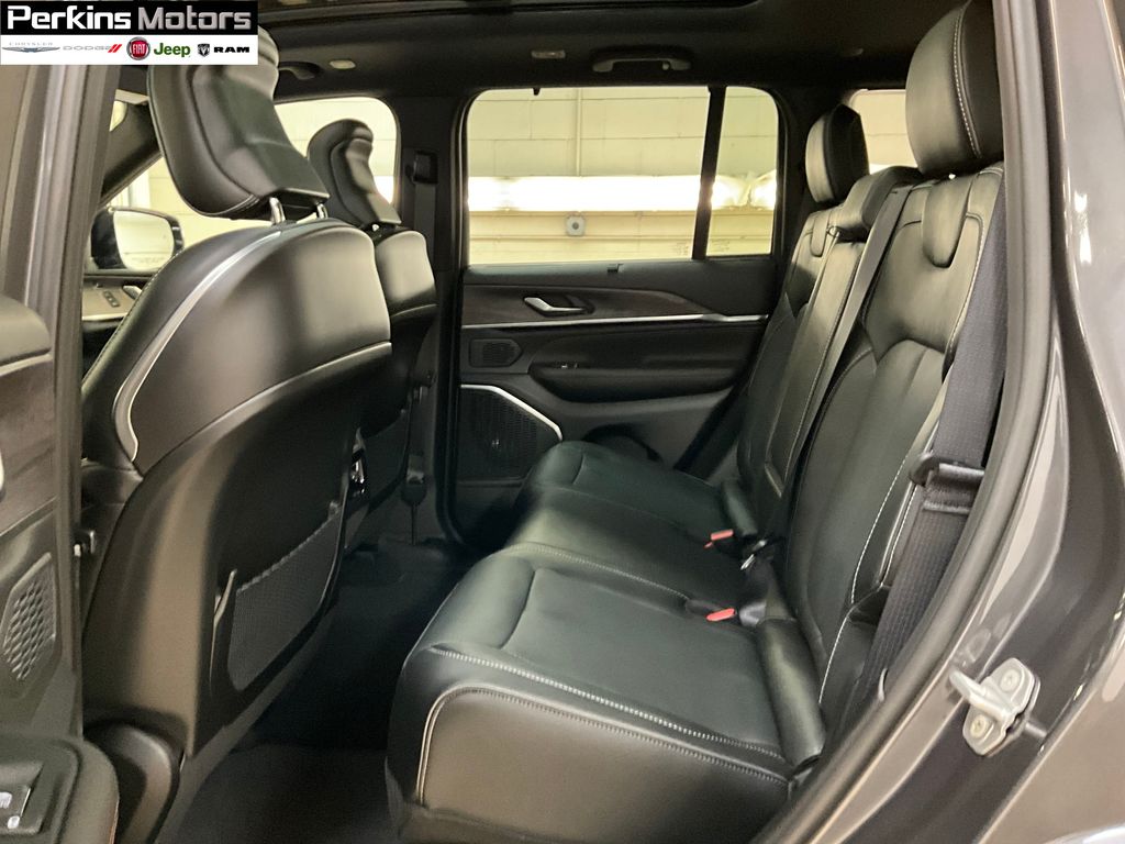 new 2025 Jeep Grand Cherokee car, priced at $59,841