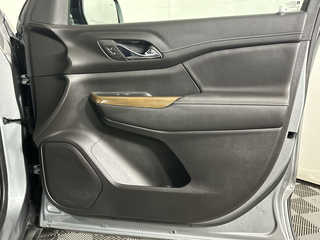 used 2023 GMC Acadia car, priced at $31,922