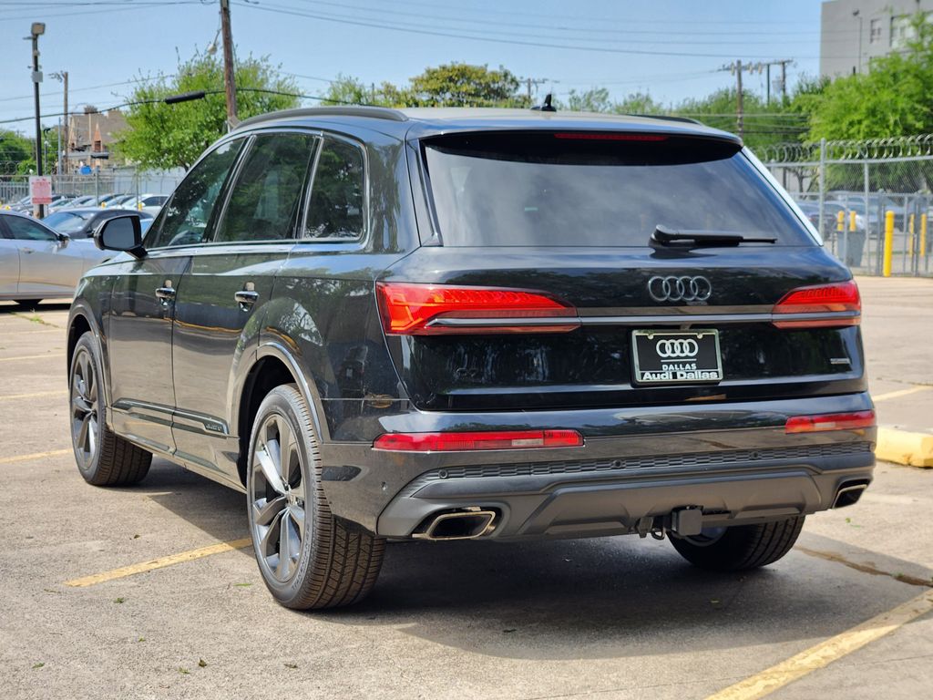 new 2025 Audi Q7 car, priced at $77,840
