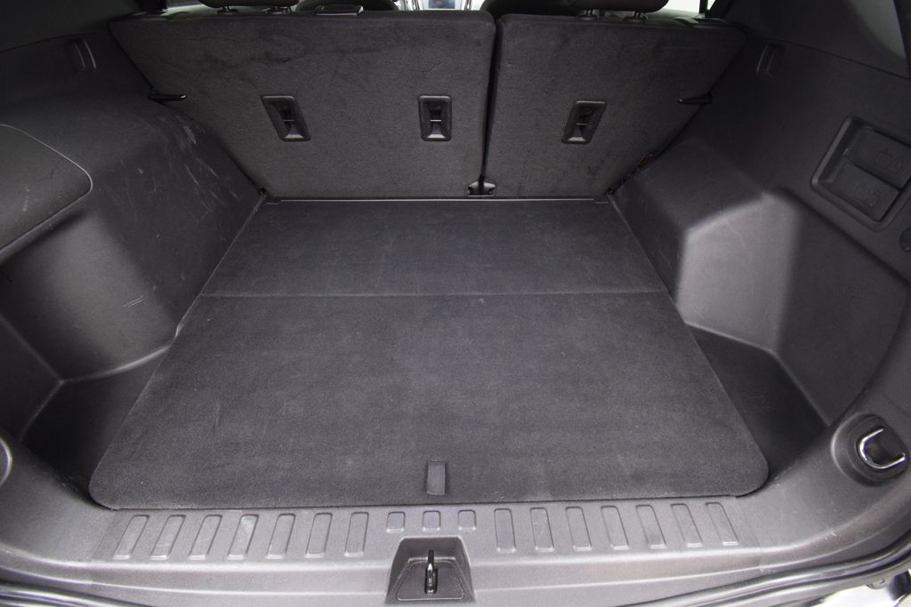 used 2024 Chevrolet Equinox car, priced at $22,300