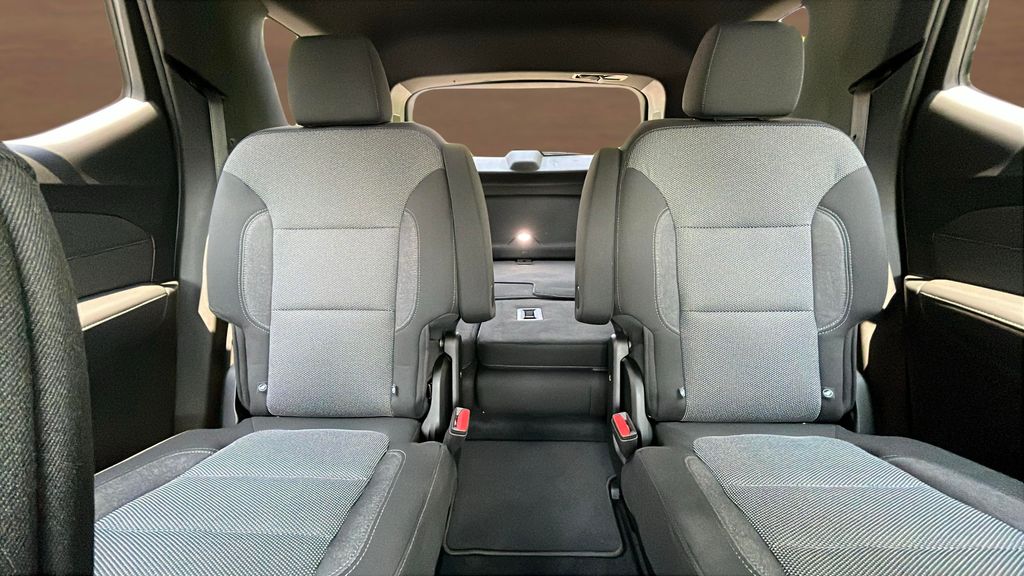 used 2023 Chevrolet Traverse car, priced at $33,700