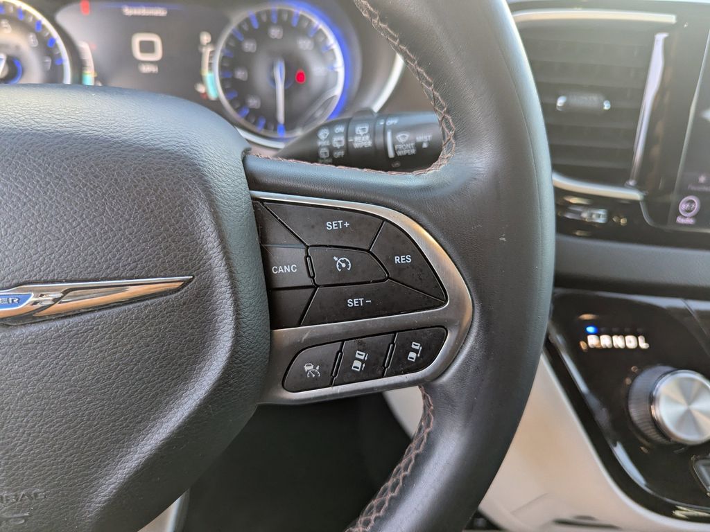 used 2018 Chrysler Pacifica car, priced at $11,193