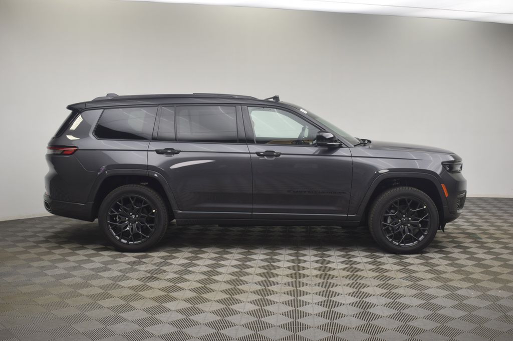new 2025 Jeep Grand Cherokee L car, priced at $70,107