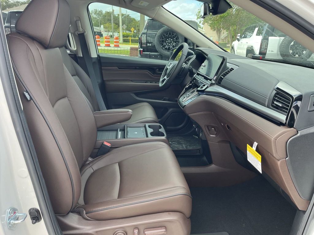 new 2025 Honda Odyssey car, priced at $46,522