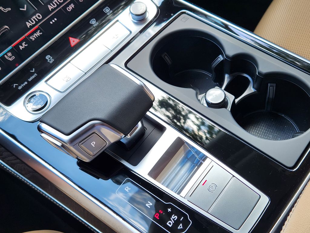 new 2025 Audi Q7 car, priced at $78,950