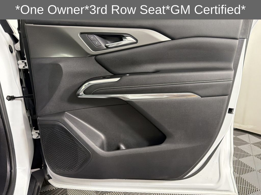 used 2024 Chevrolet Traverse car, priced at $33,333