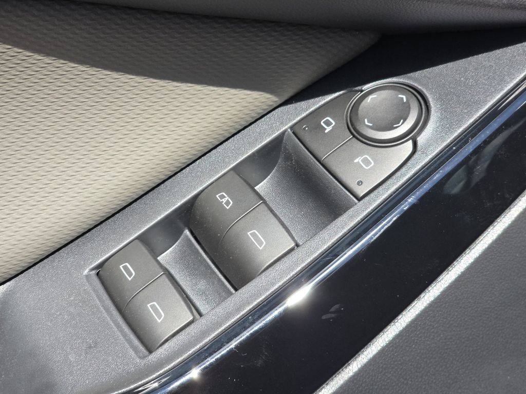new 2026 Chevrolet Equinox car, priced at $32,527