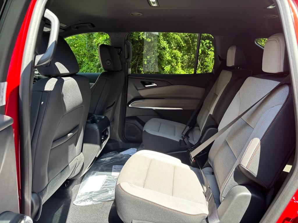 new 2025 Chevrolet Traverse car, priced at $45,190
