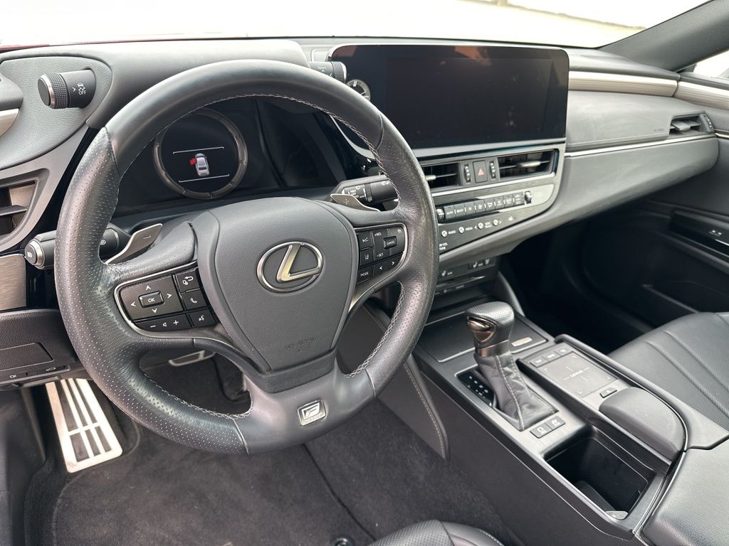 used 2022 Lexus ES car, priced at $38,580