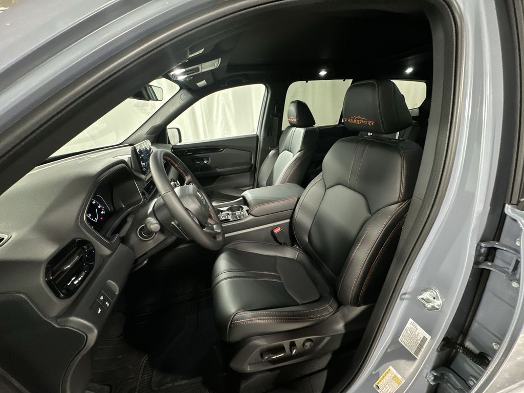 new 2025 Honda Pilot car, priced at $51,305