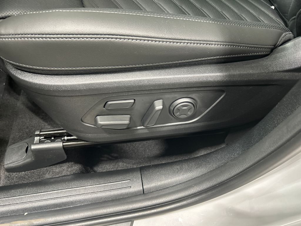 new 2025 Kia Sorento car, priced at $44,714
