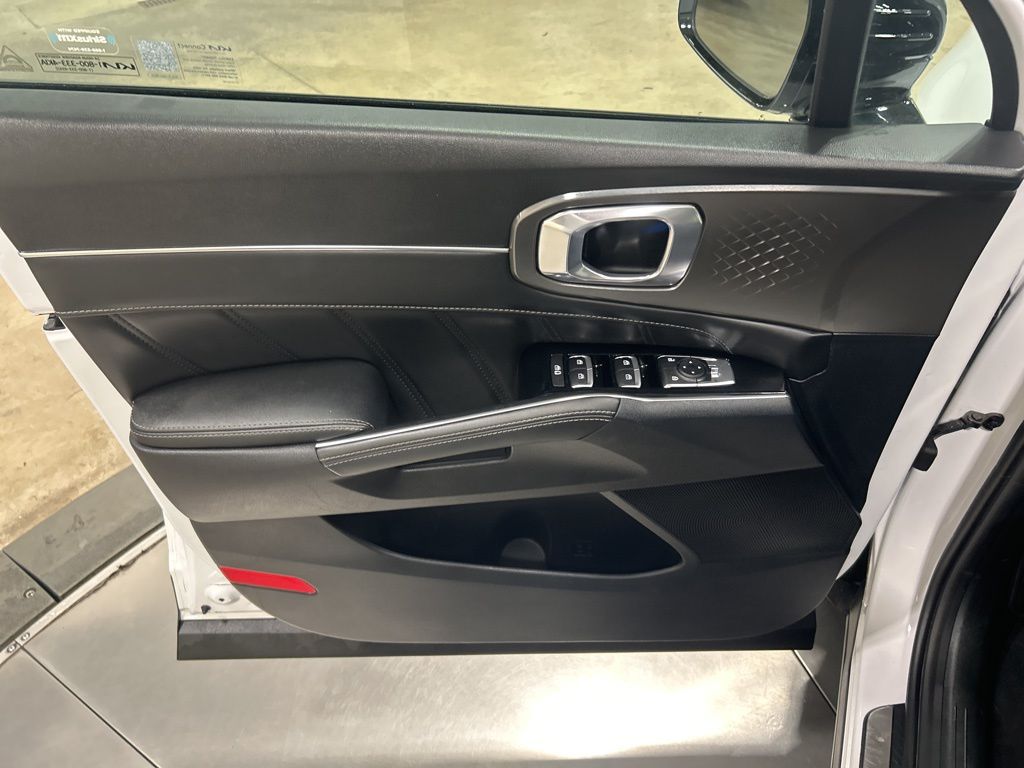 used 2022 Kia Sorento car, priced at $29,872