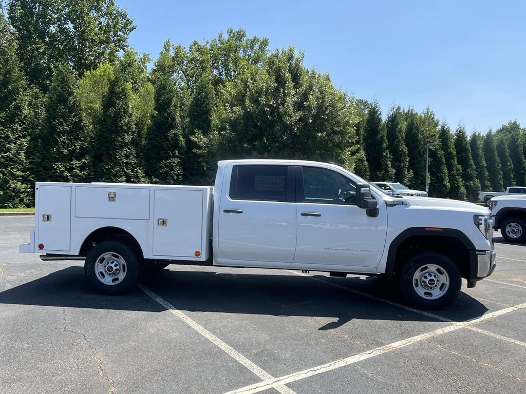 new 2024 GMC Sierra 2500HD car, priced at $48,933
