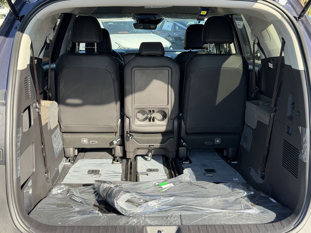 new 2026 Kia Carnival Hybrid car, priced at $38,702