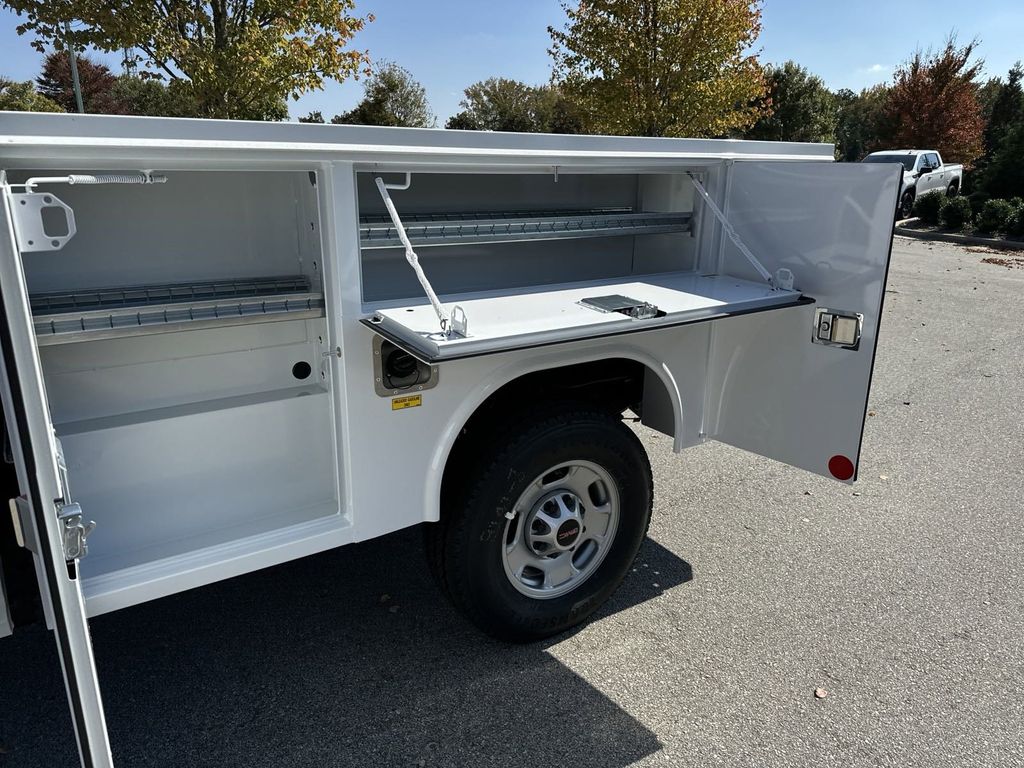 new 2024 GMC Sierra 2500HD car, priced at $49,778