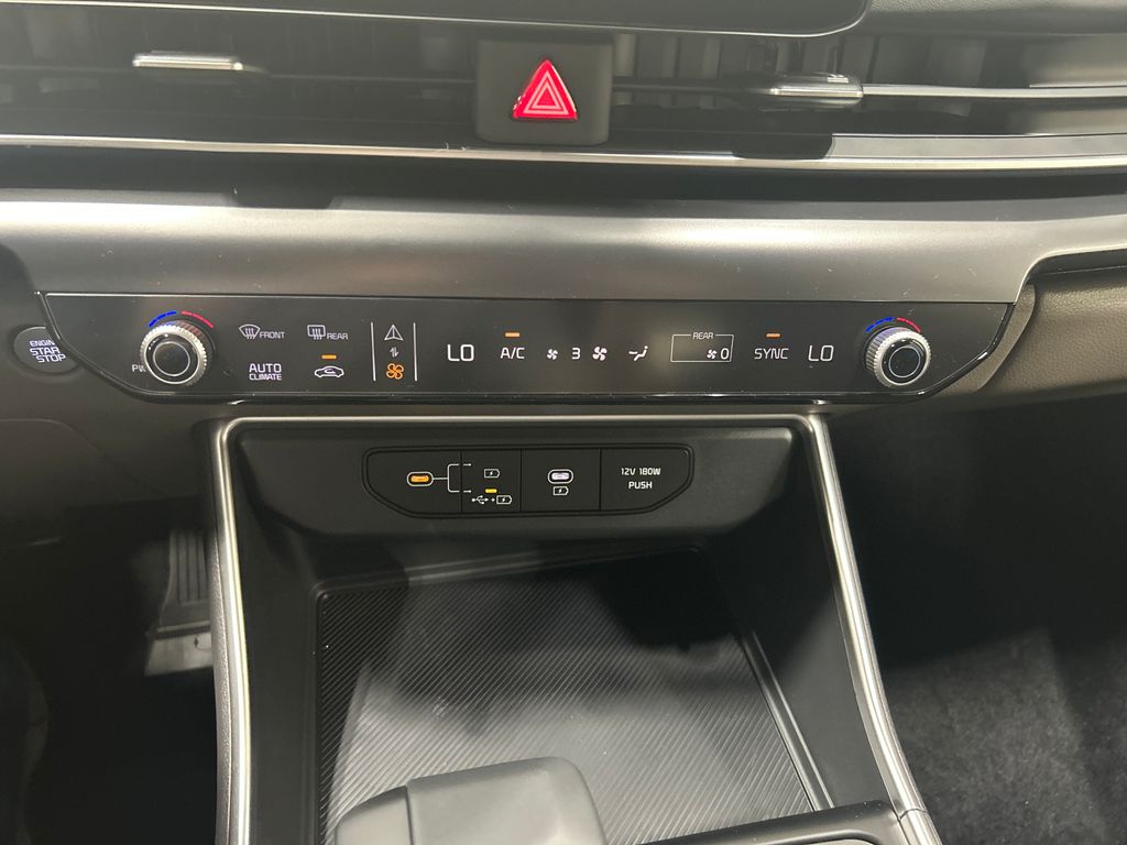 new 2025 Kia Carnival car, priced at $40,495