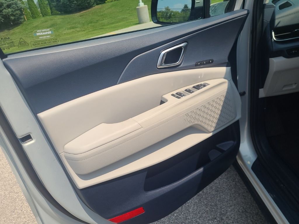 used 2025 Kia Carnival Hybrid car, priced at $42,844