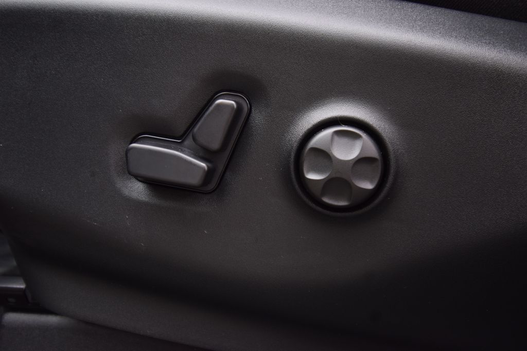 new 2026 Chrysler Pacifica car, priced at $43,561