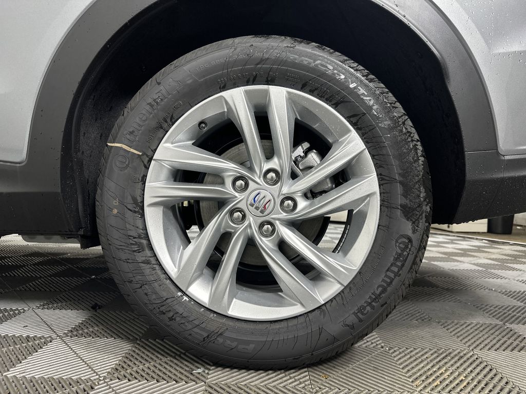 new 2025 Buick Envista car, priced at $27,375