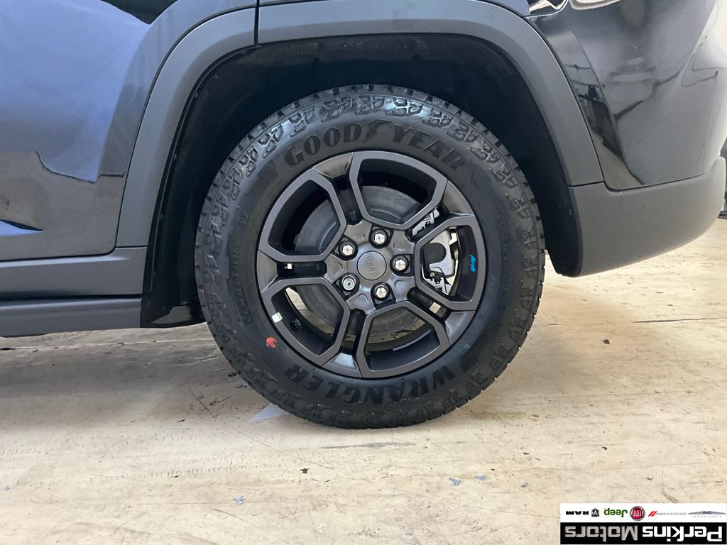 new 2025 Jeep Grand Cherokee car, priced at $66,005
