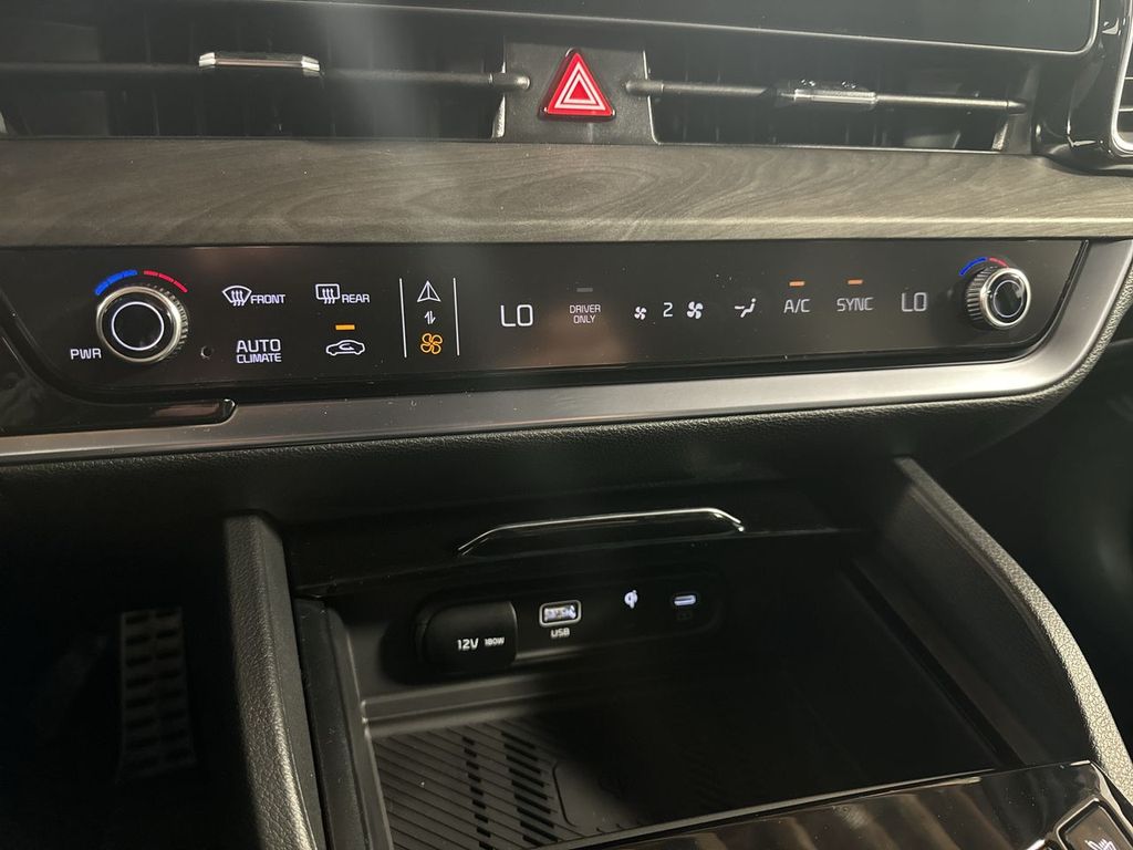 new 2025 Kia Sportage Plug-In Hybrid car, priced at $45,506