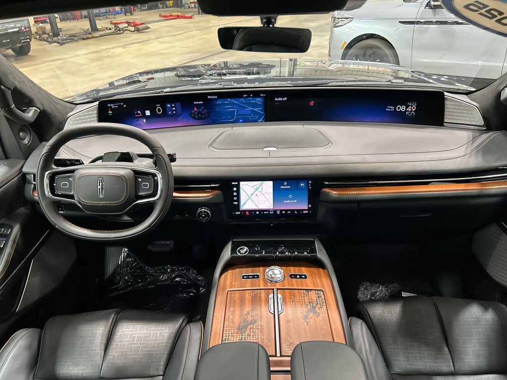 new 2025 Lincoln Navigator car, priced at $121,730