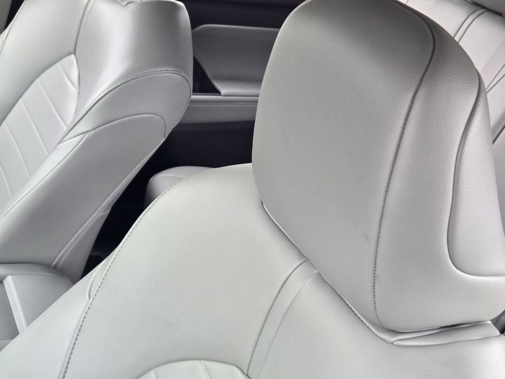 used 2022 Toyota Highlander car, priced at $35,572
