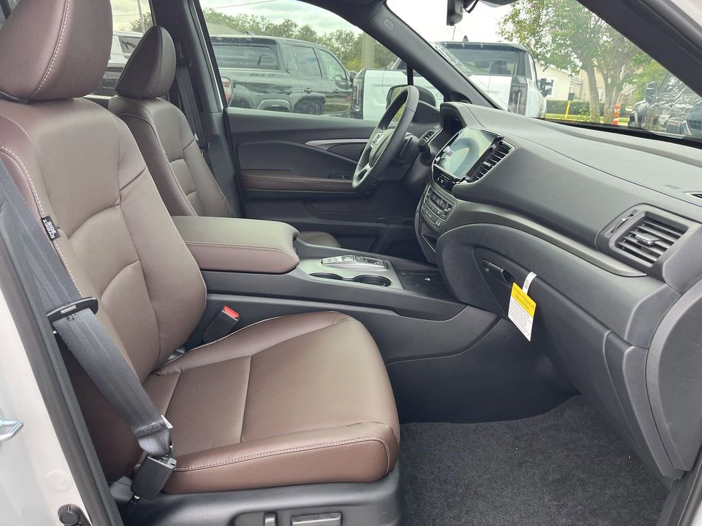 new 2025 Honda Ridgeline car, priced at $40,590