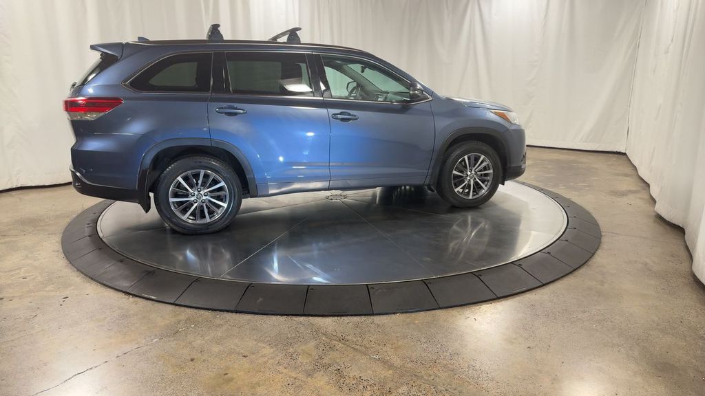 used 2018 Toyota Highlander car, priced at $23,700