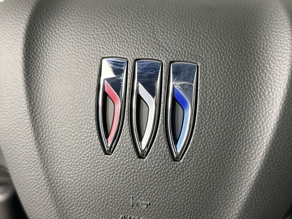 new 2025 Buick Envista car, priced at $30,095