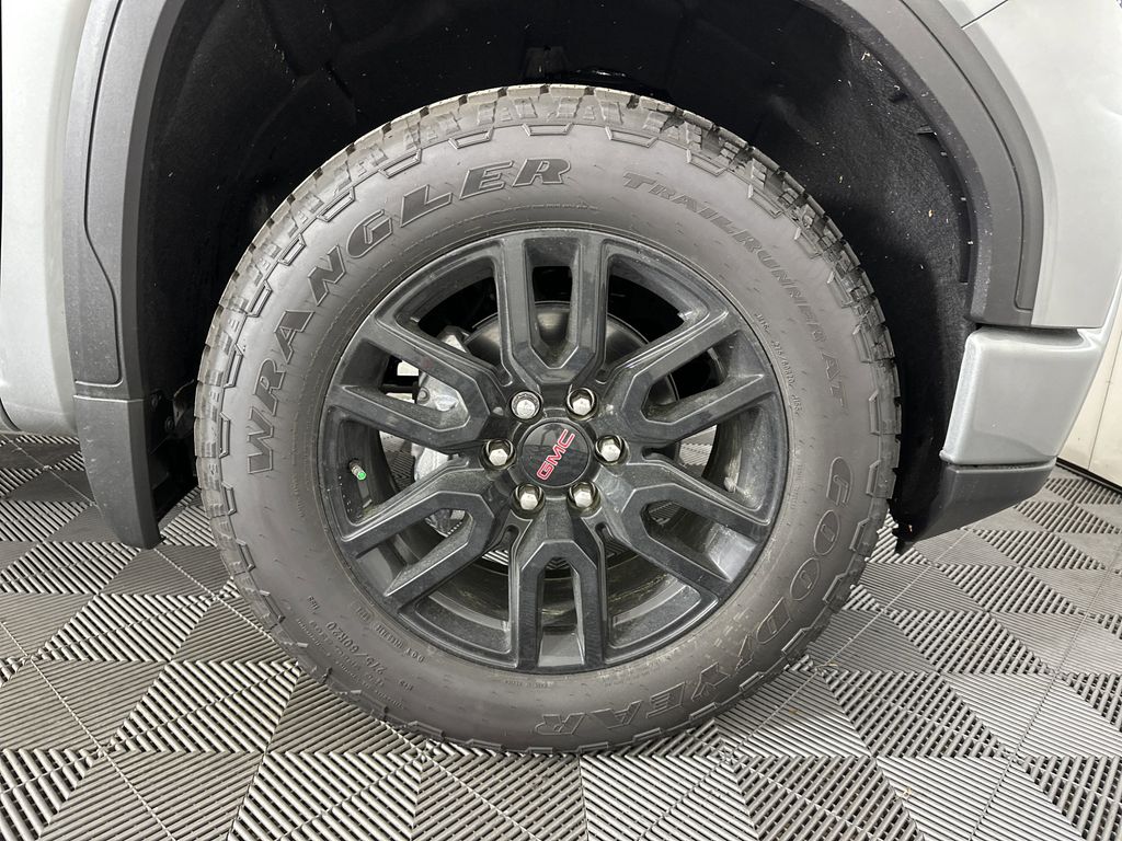 new 2025 GMC Sierra 1500 car, priced at $50,305