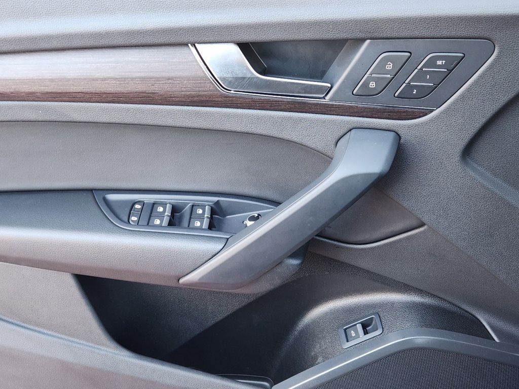 new 2025 Audi Q5 car, priced at $50,250