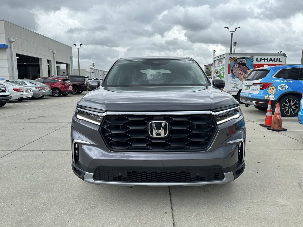 new 2025 Honda Pilot car, priced at $46,995