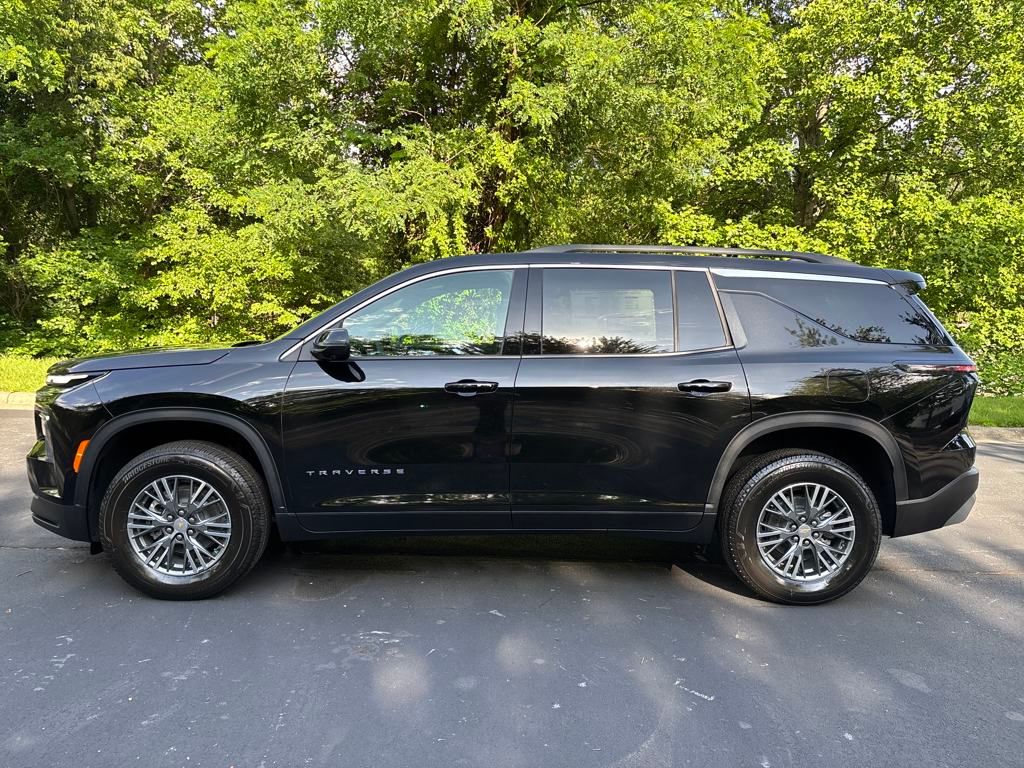 new 2025 Chevrolet Traverse car, priced at $44,695