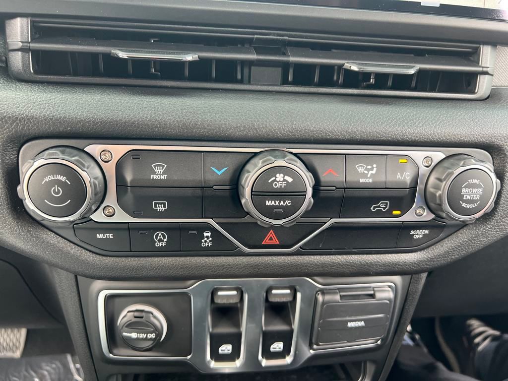 new 2025 Jeep Wrangler car, priced at $31,990