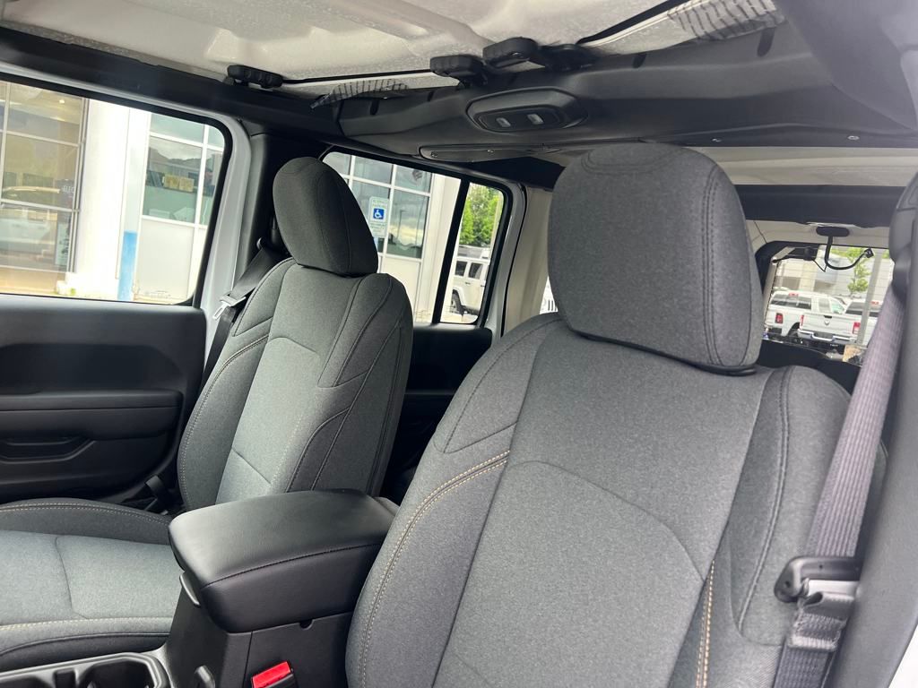 new 2025 Jeep Wrangler car, priced at $45,868