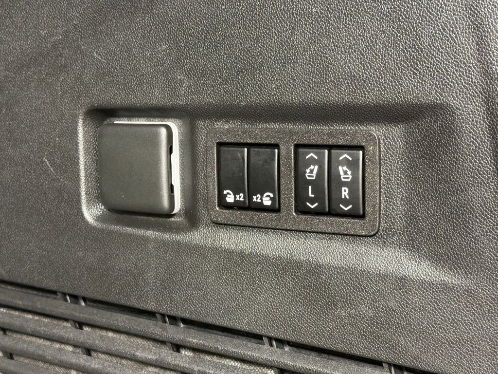 used 2023 GMC Yukon car, priced at $59,893