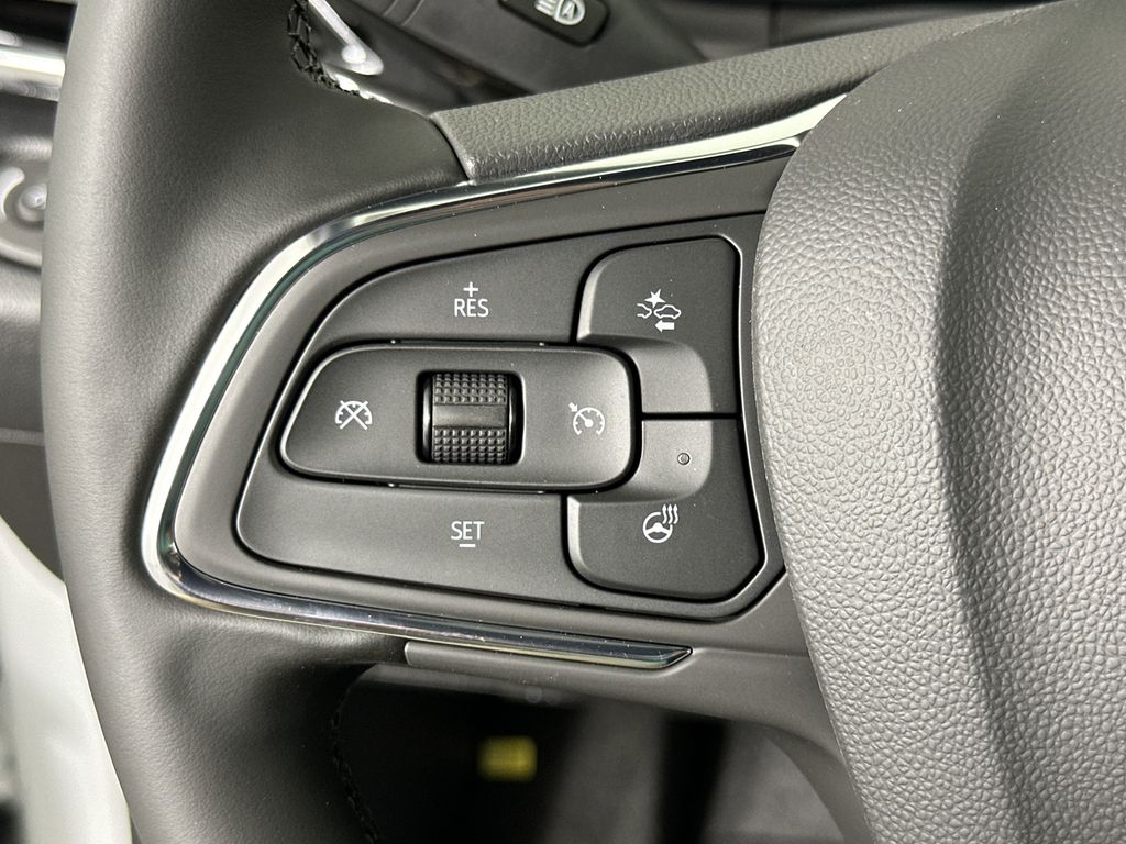 new 2025 Buick Envista car, priced at $29,075