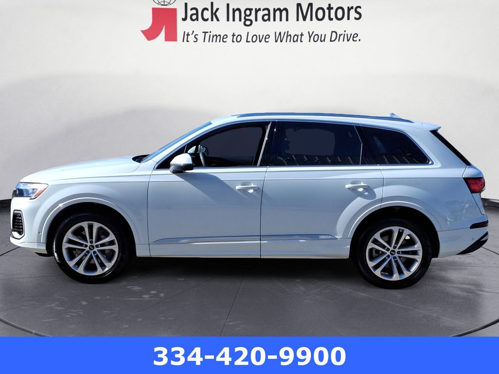 new 2025 Audi Q7 car, priced at $65,306