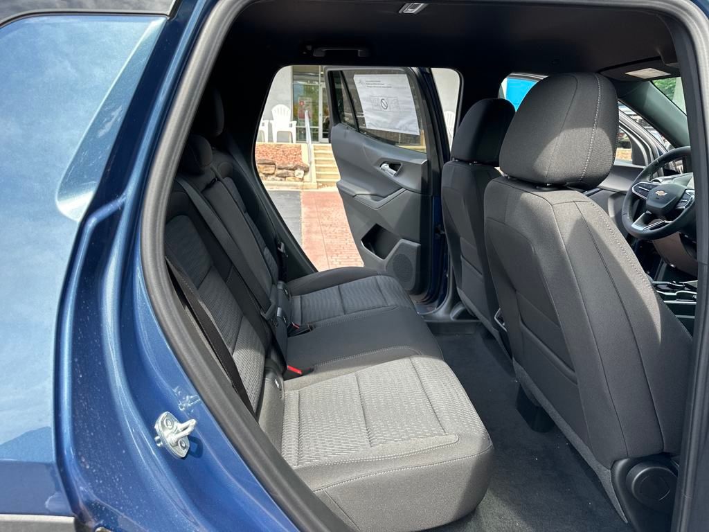 new 2026 Chevrolet Equinox car, priced at $31,995