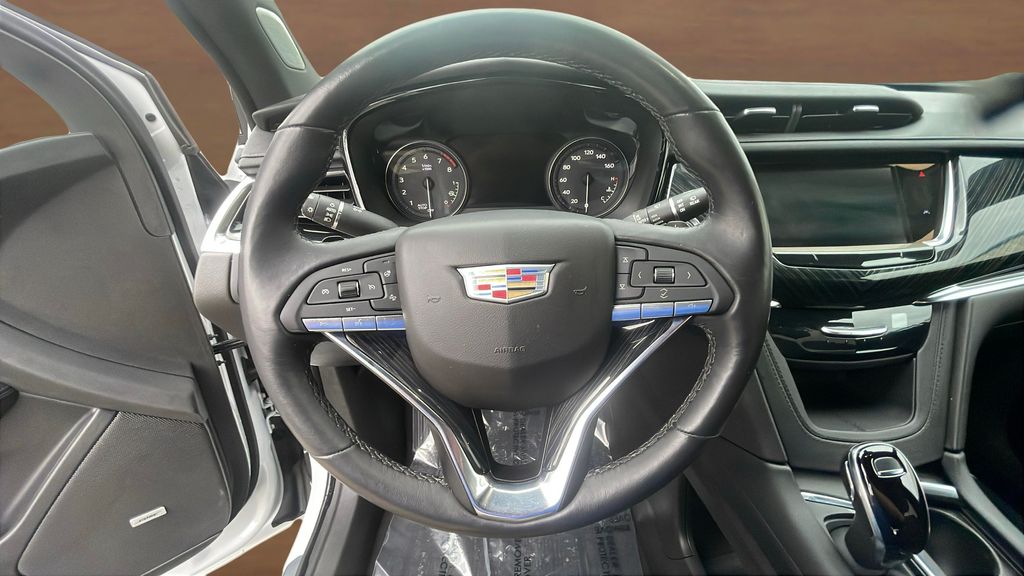 used 2022 Cadillac XT6 car, priced at $35,950
