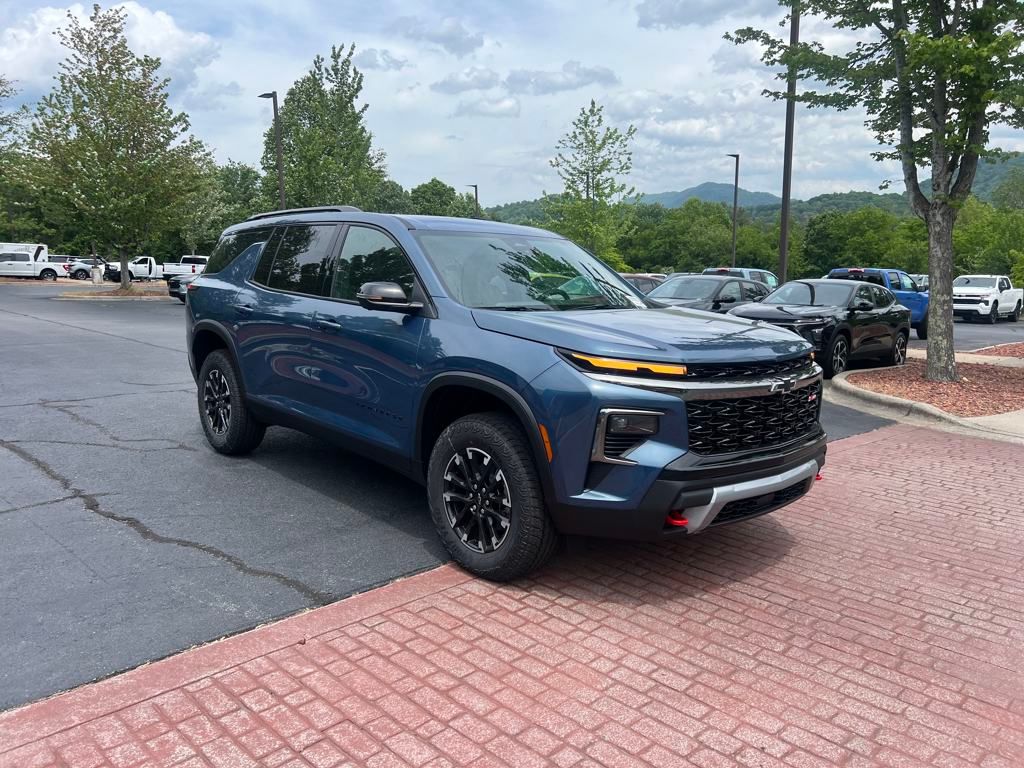 new 2025 Chevrolet Traverse car, priced at $50,652